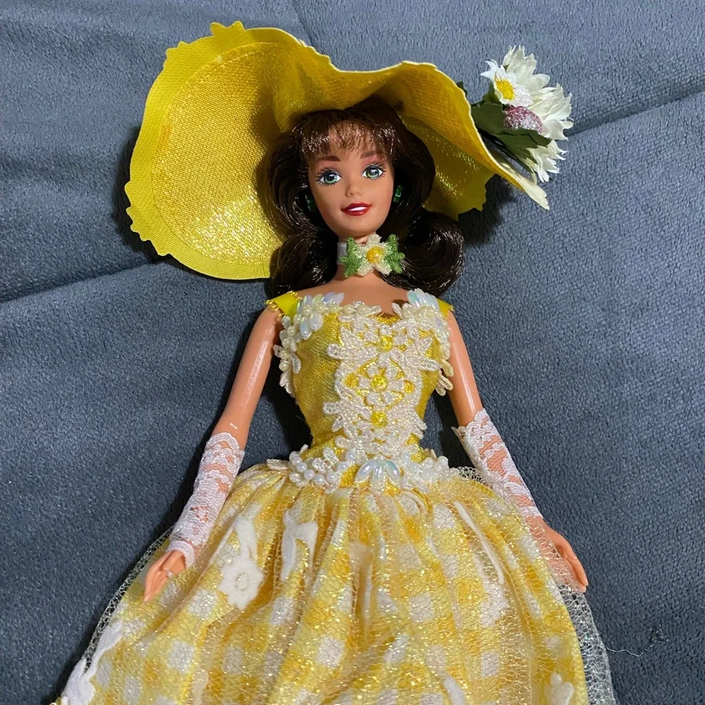 Summer Splendor Barbie - Picture 1 of 5